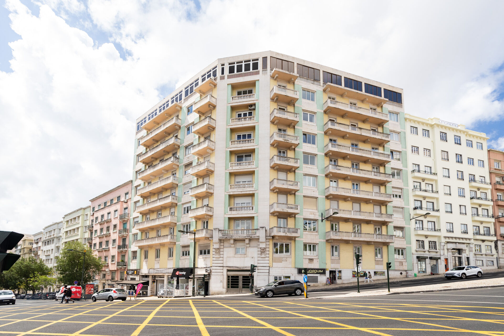 365 m² große Gewerbefläche in der Nähe des Marquês de Pombal mit Potenzial für Wohnnutzung und Investition in Lissabon

