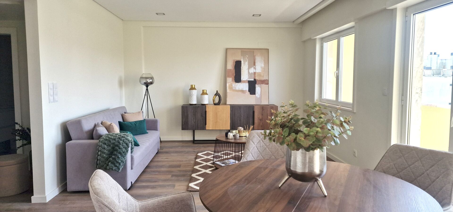 Apartamento T3 de Luxo e Modernidade no Coração de Benfica com Vista para a Natureza
