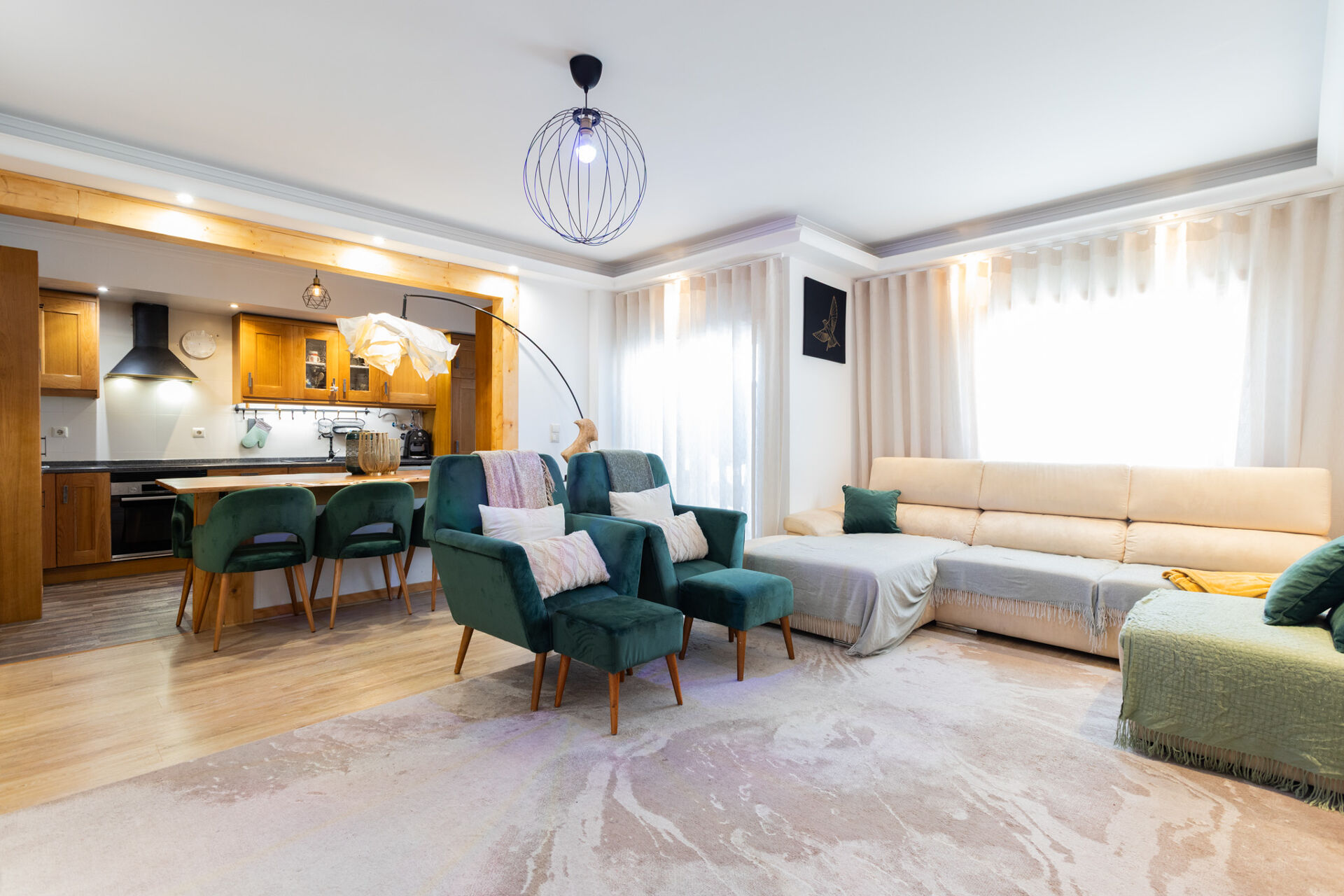 Apartamento T3+2 na Serra das Brancas: Espaço, Conforto e Vista, na Amadora!
