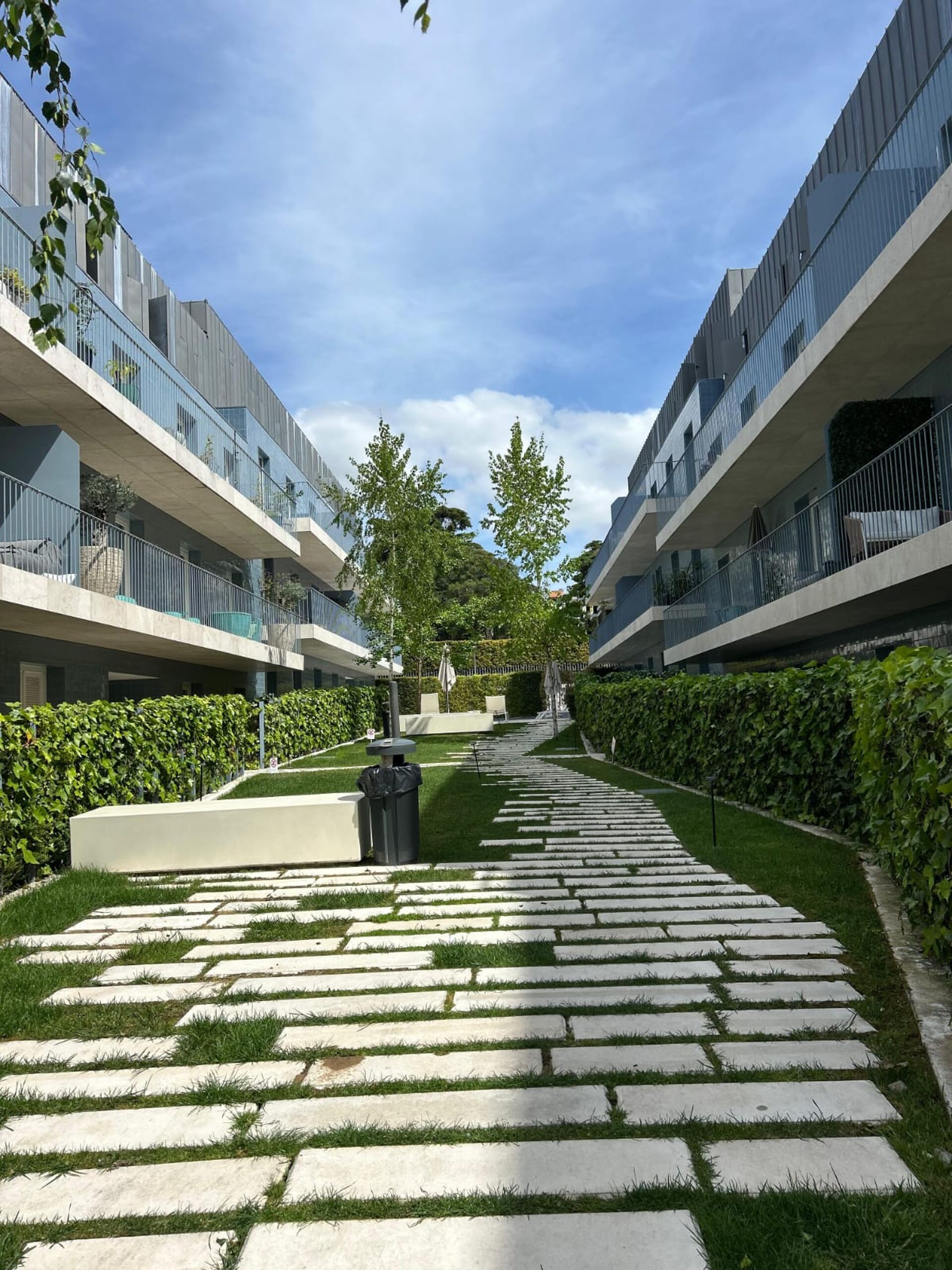 Apartamento T2 para arrendar no Condominio Unique Belem na Rua General Joao de Almeida 