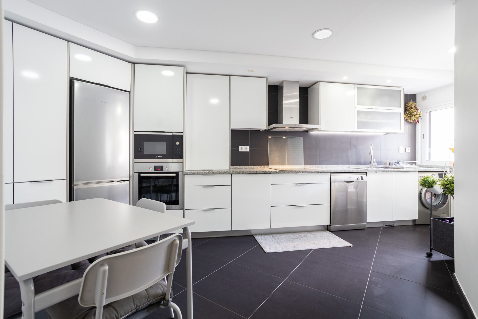 Apartamento T3 com 163 m², Box e Arrecadação