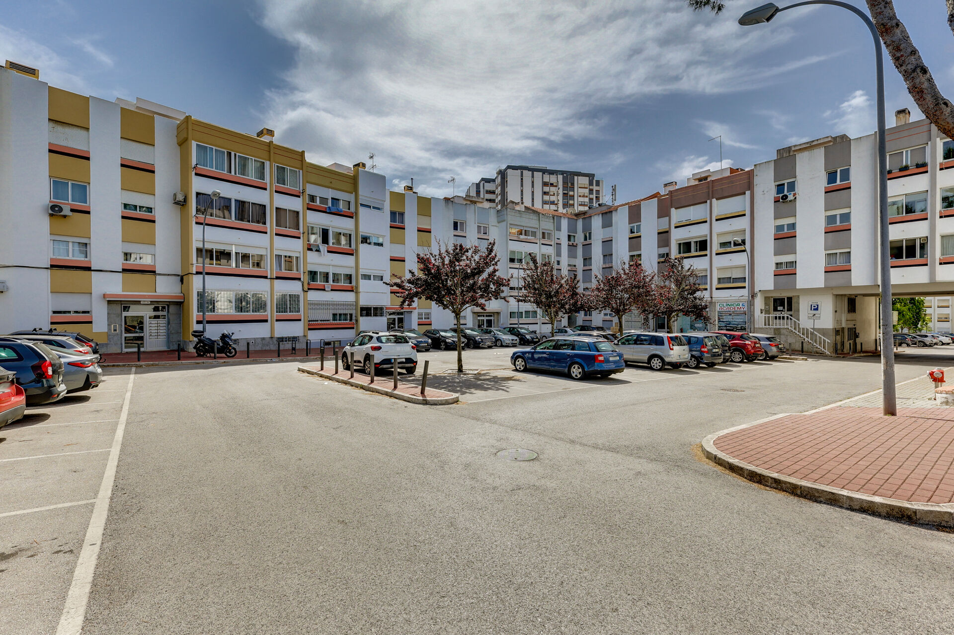 Apartamento duplex T2+1 em Linda a Velha 