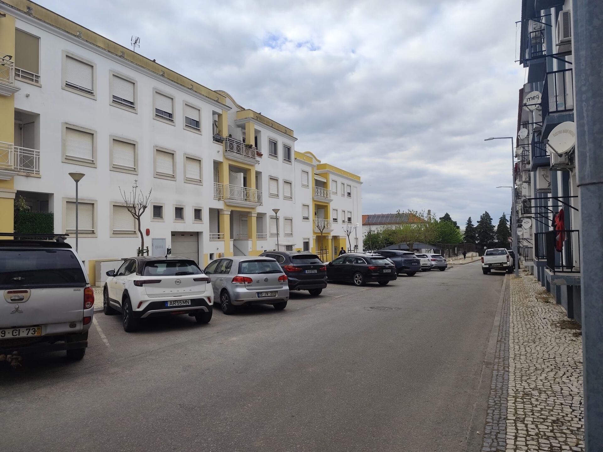 2-Zimmer-Wohnung mit Parkplatz und Terrasse

