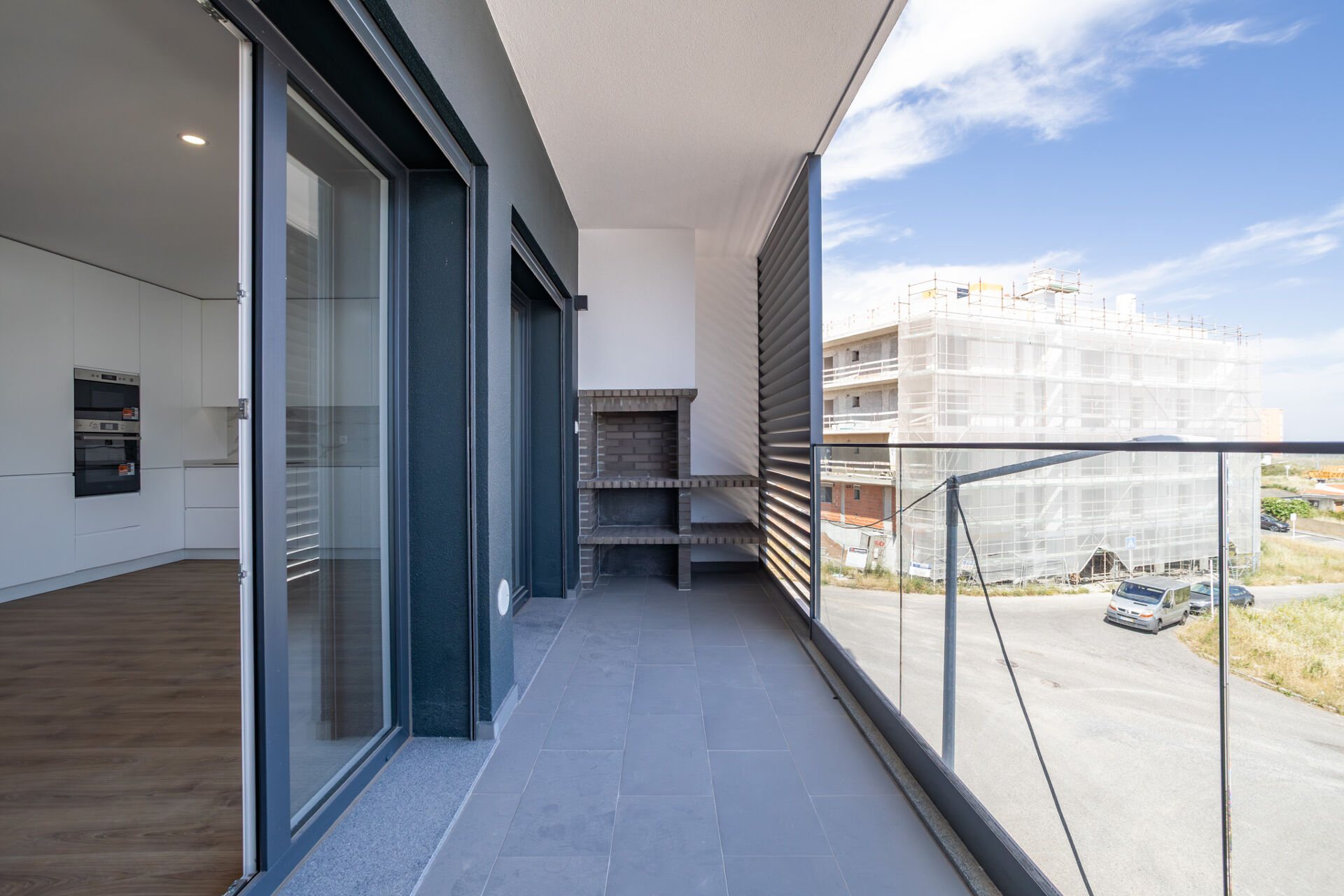 Apartamento T3 com Vista Desafogada à Cidade | Santo António dos Cavaleiros