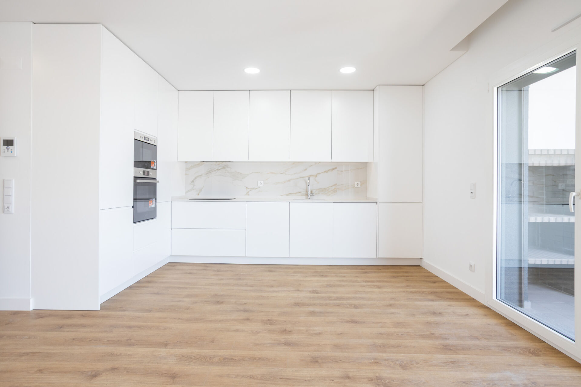 Apartamento T3 com Box | Santo António dos Cavaleiros 