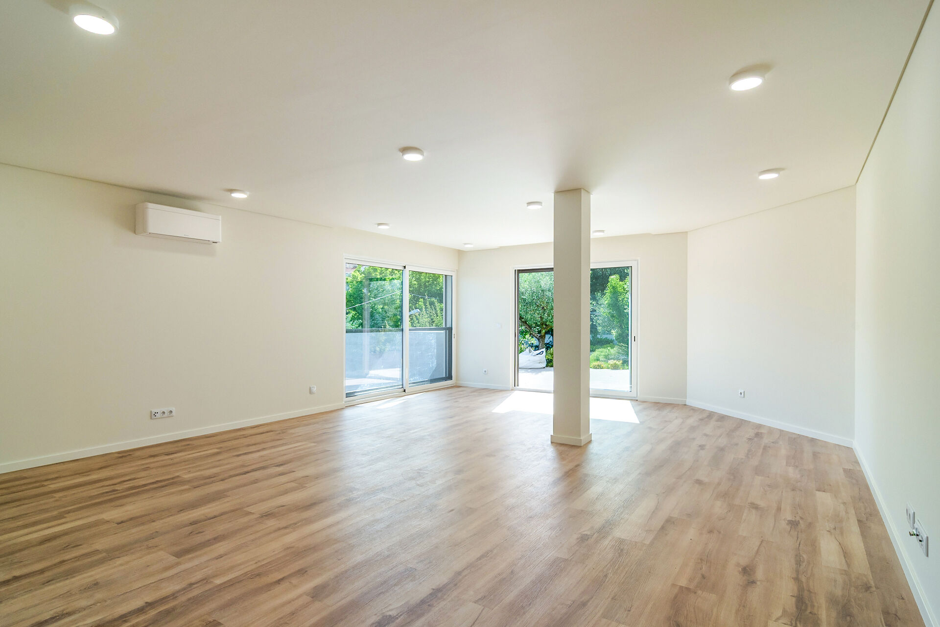 Exklusive 3-Zimmer-Wohnung mit einzigartigen Dimensionen, Balkonen und herrlicher Aussicht

