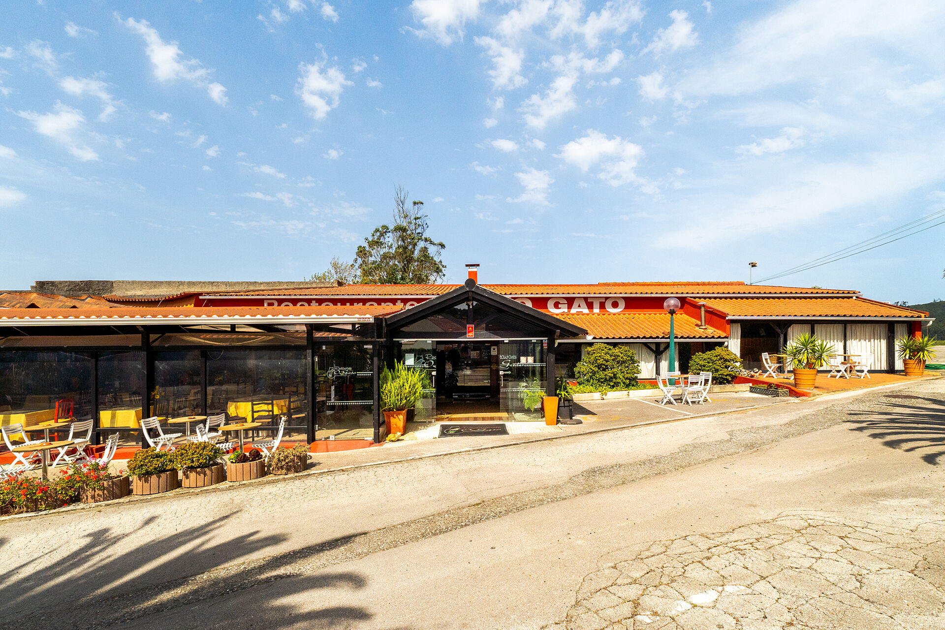 Terreno Urbanizável com 9.474 m²+ Restaurante Histórico “O Gato”   , Investimento Único na Malveira