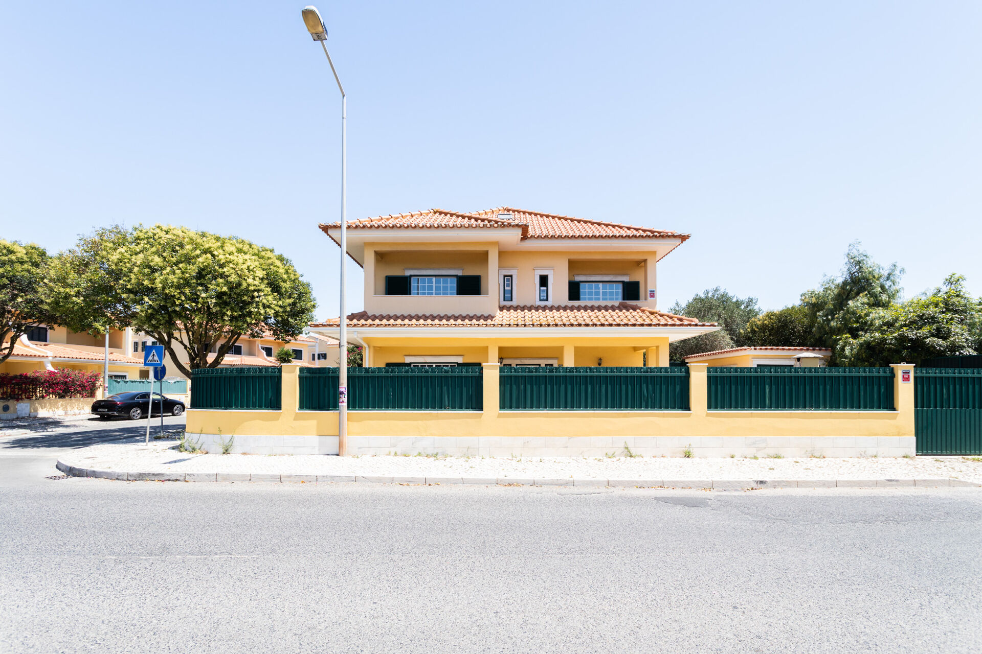 Moradia T3+1 com Jardim e Excelente Exposição solar em São Domingos de Rana, Concelho de Cascais | Conforto, Privacidade e Boa Localização