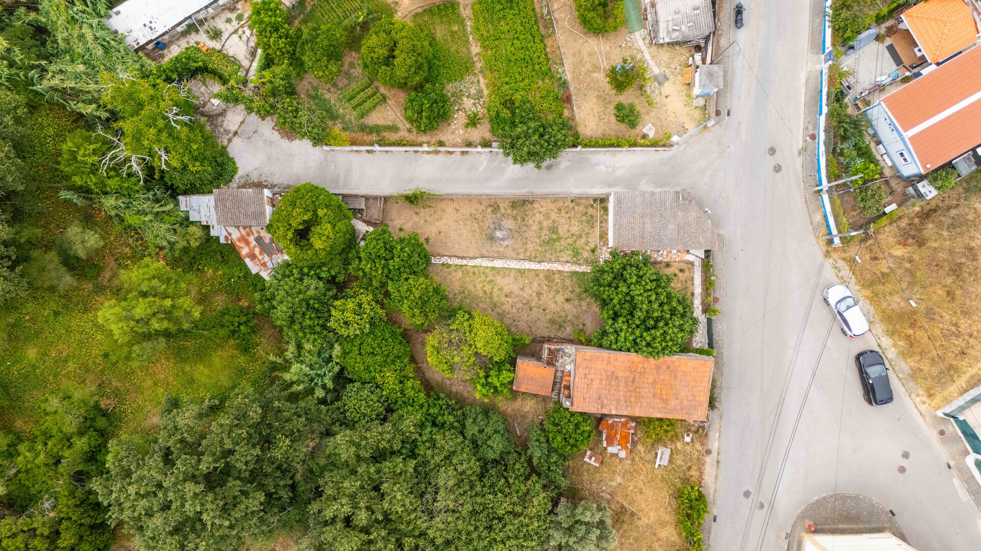Terreno Urbano com Ótima Localização e Potencial para Construir a Moradia da Sua Família
