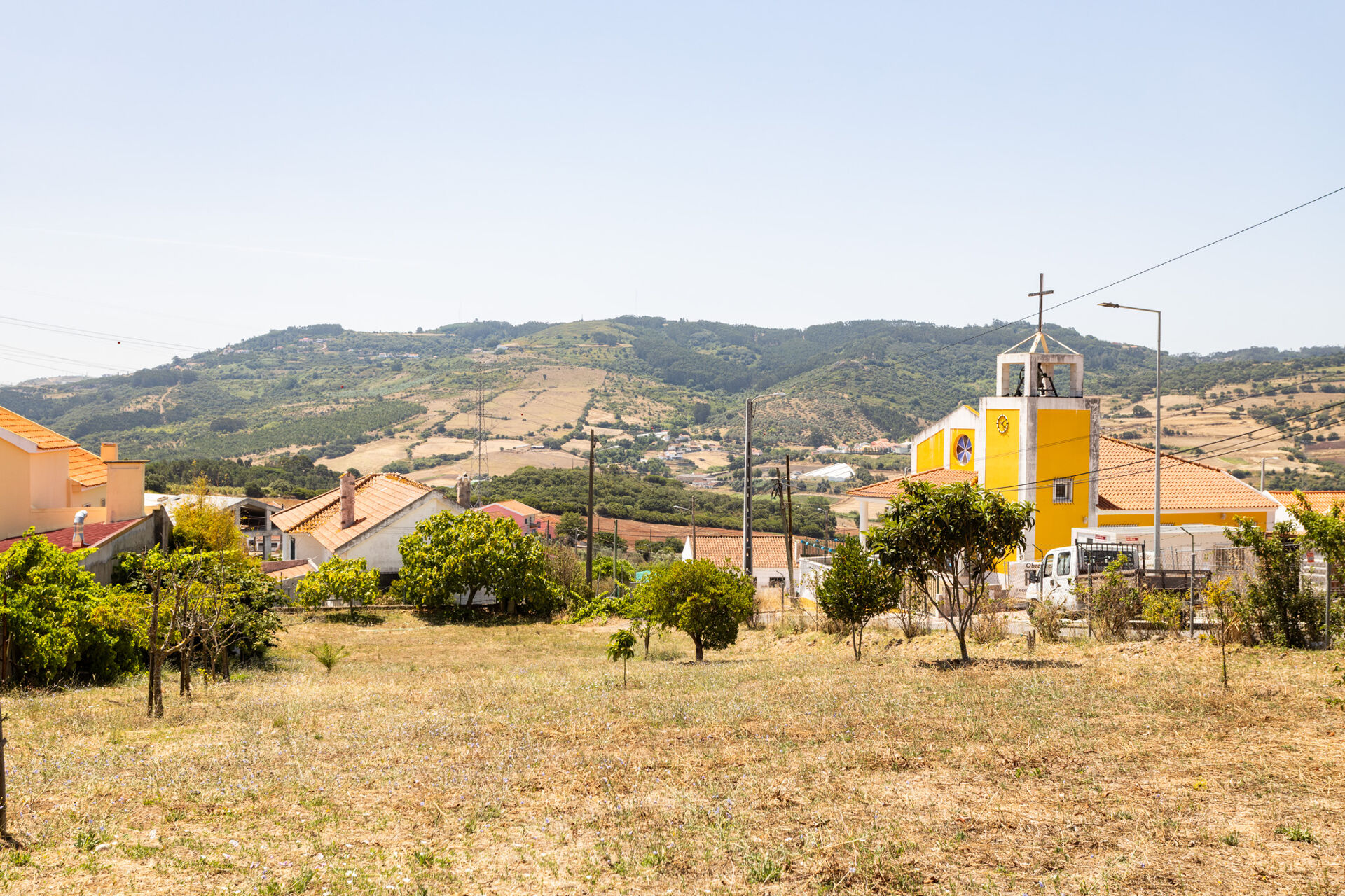 Terreno Urbano de 1.796 m² em Moninhos – Loures | Ideal para Construção de 5 Moradias Isoladas.