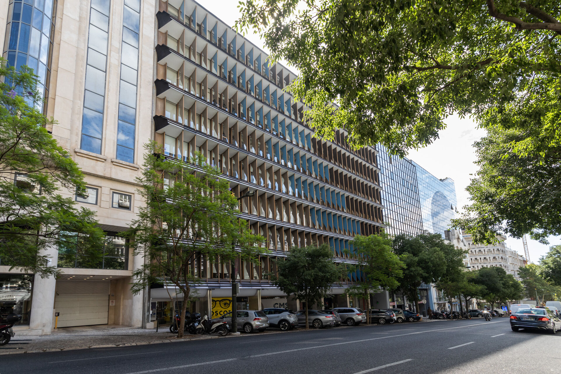 Espaço Comercial em Galeria Premium na Rua Mais Prestigiada de Lisboa, com Excelente Potencial de Negócio

