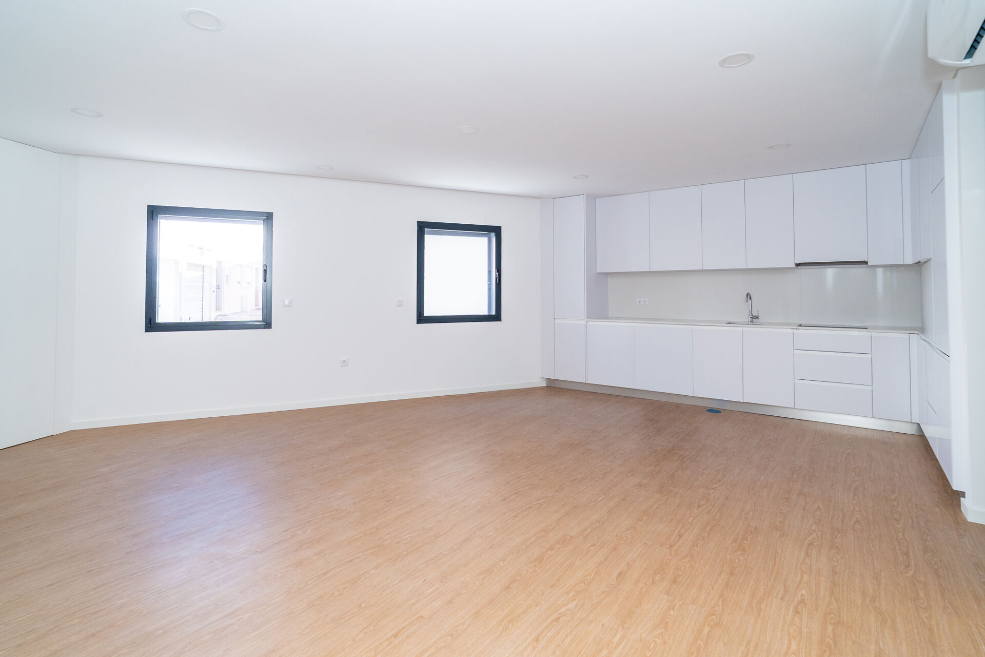 Apartamento T1+1 Novo com Suíte, 1 Lugar de Estacionamento, em Aveiro.