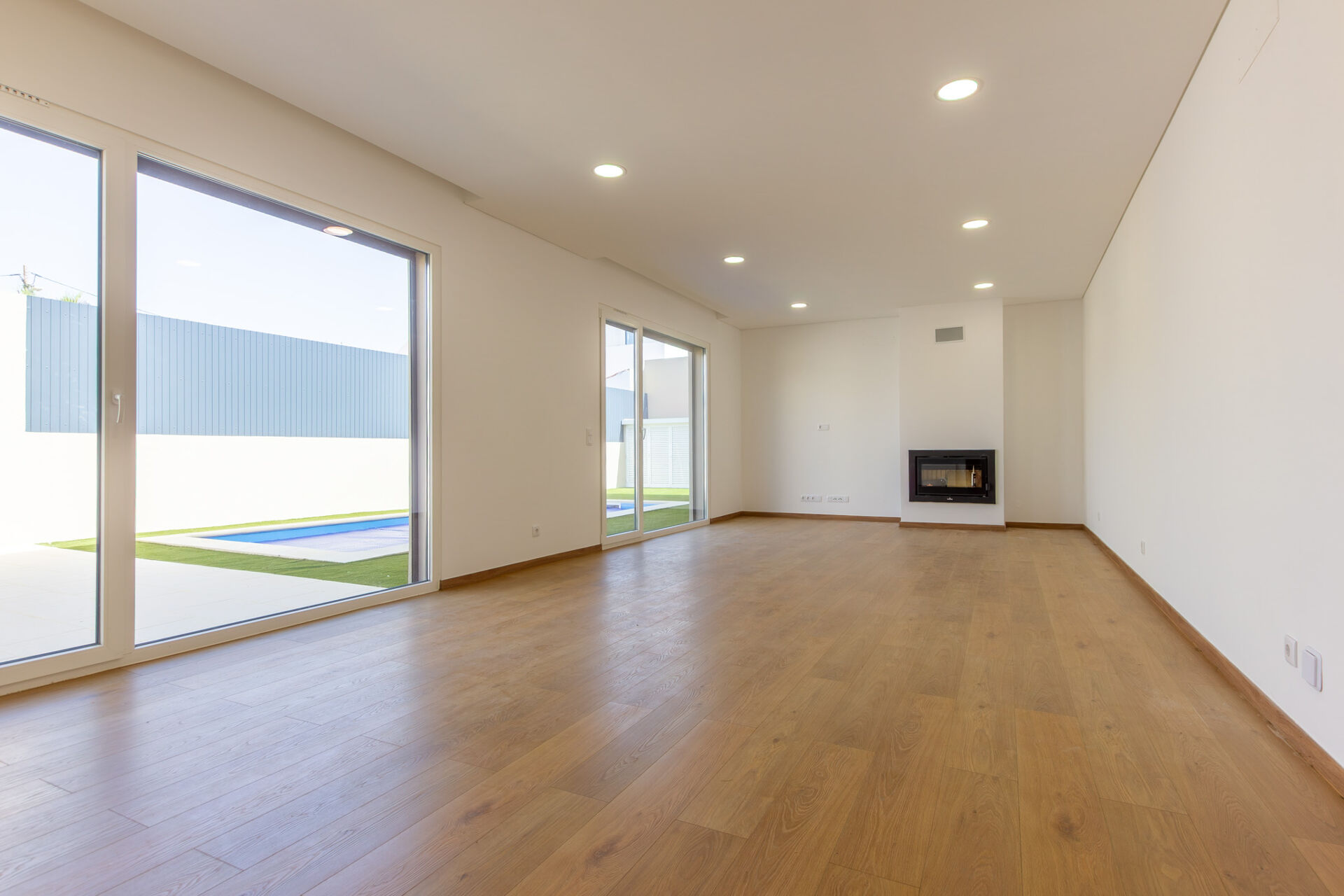 Moradia T4 Nova com Piscina Aquecida e Excelentes Acabamentos | Azeitão