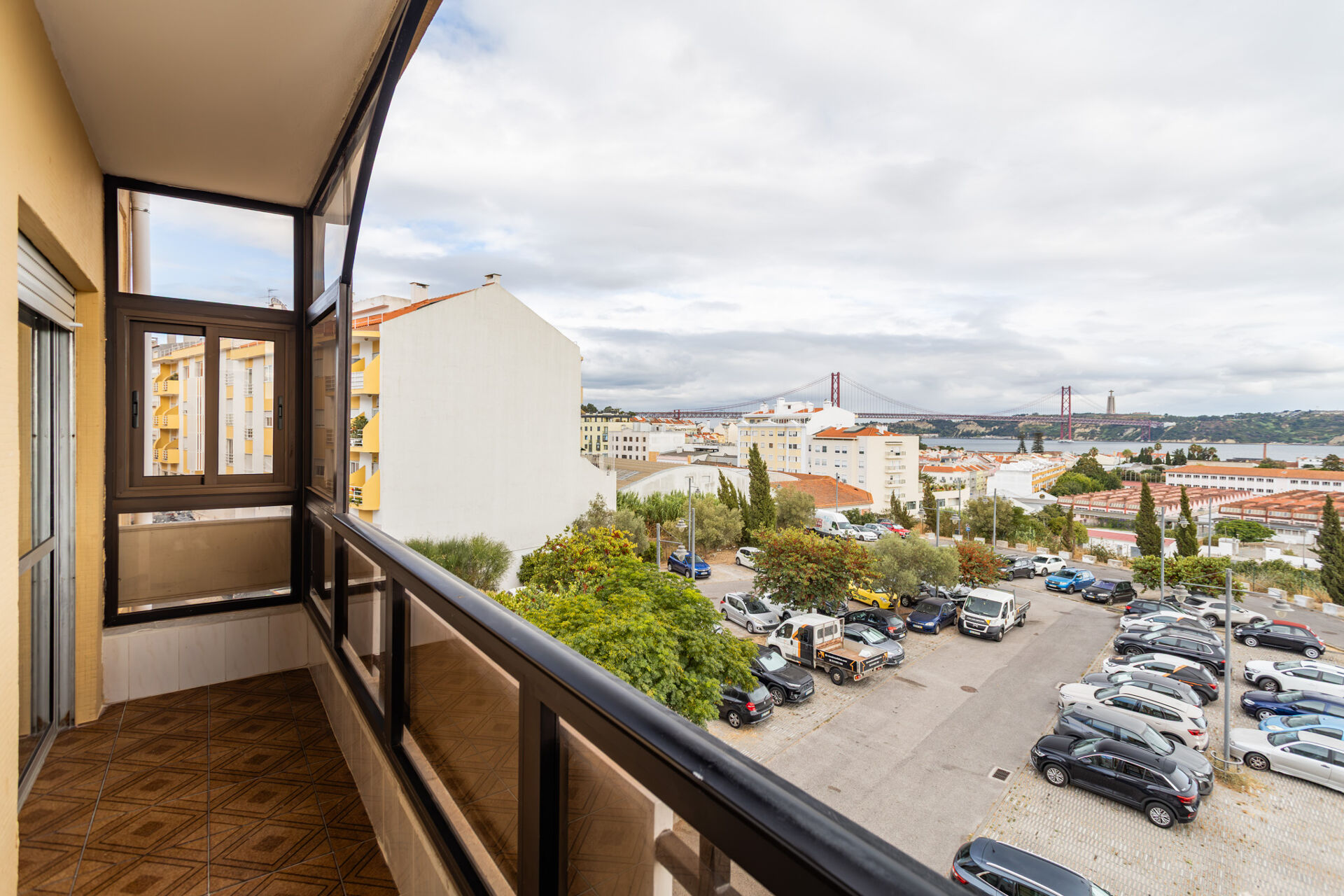 T2 para Arrendar em Zona Tranquila e Central, com Varandas e 76 m², Ideal para Famílias

