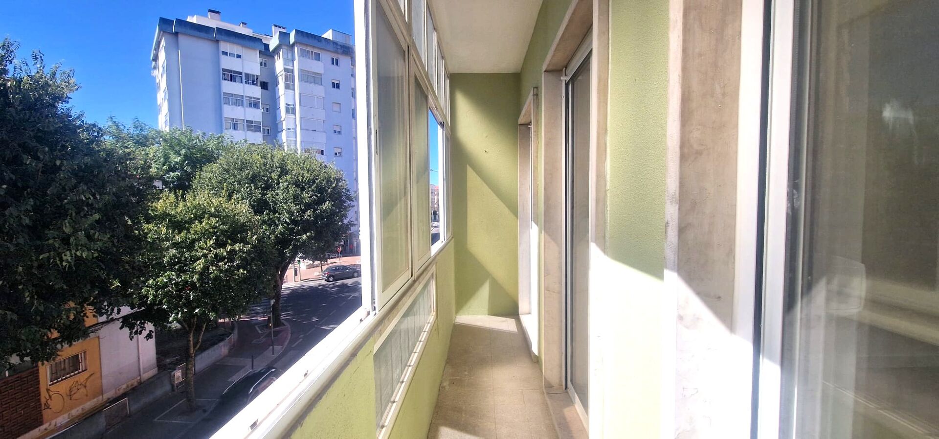 T3 Remodelado com Suite e Varanda junto ao Parque Central da Mina