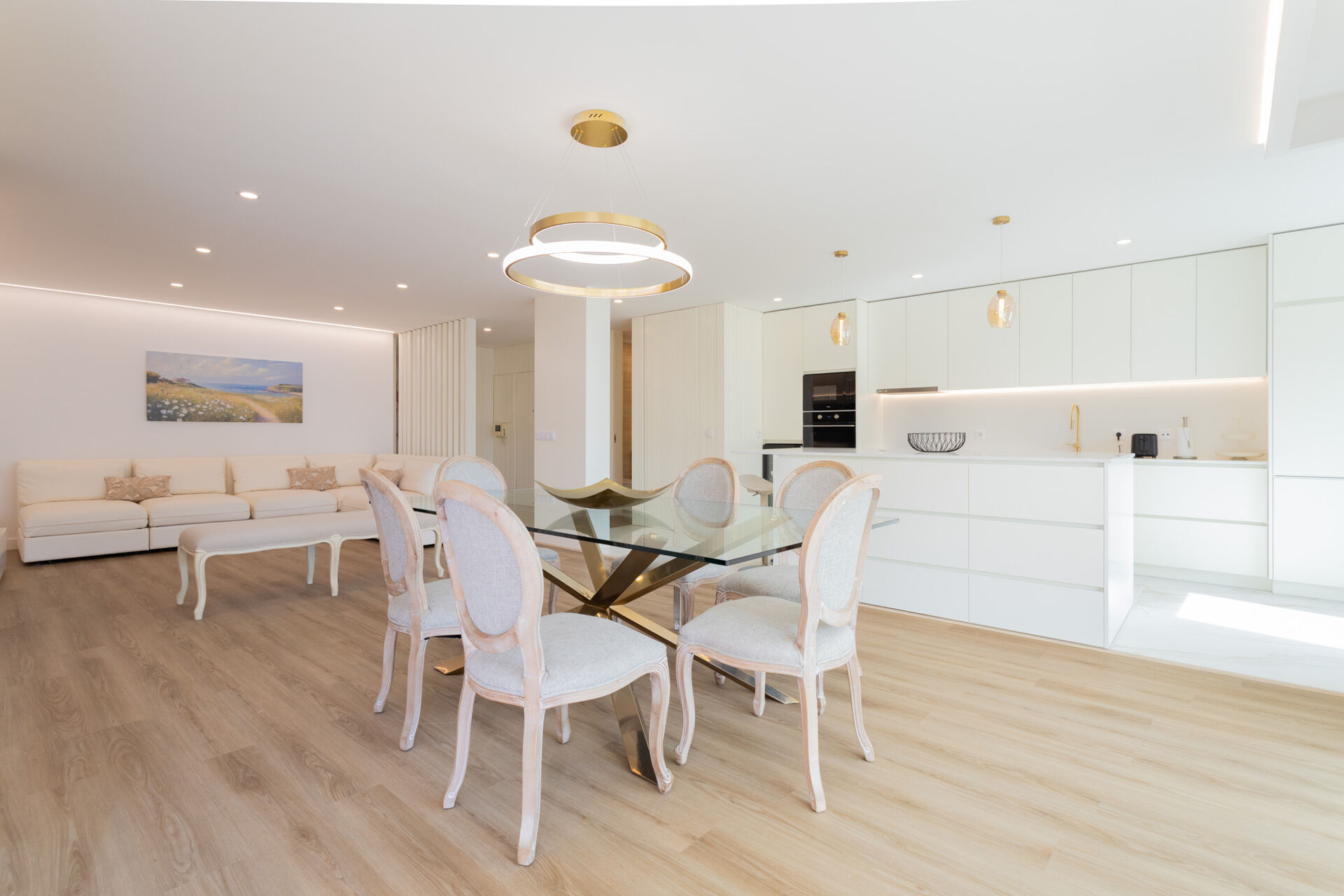 Apartamento T3 totalmente remodelado nos Jardins da Parede, Cascais