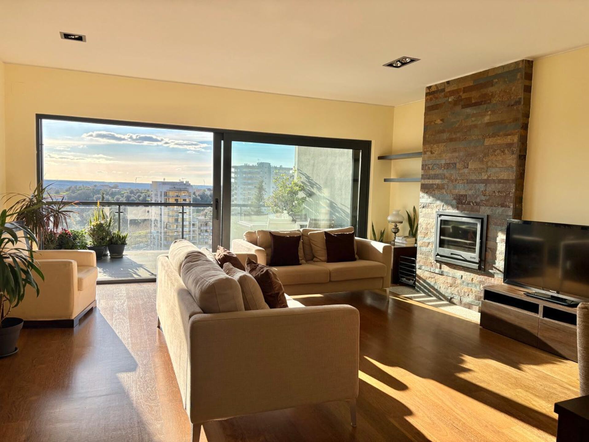 Apartamento T3 no Centro de Abrantes — Espaço, Conforto e Localização