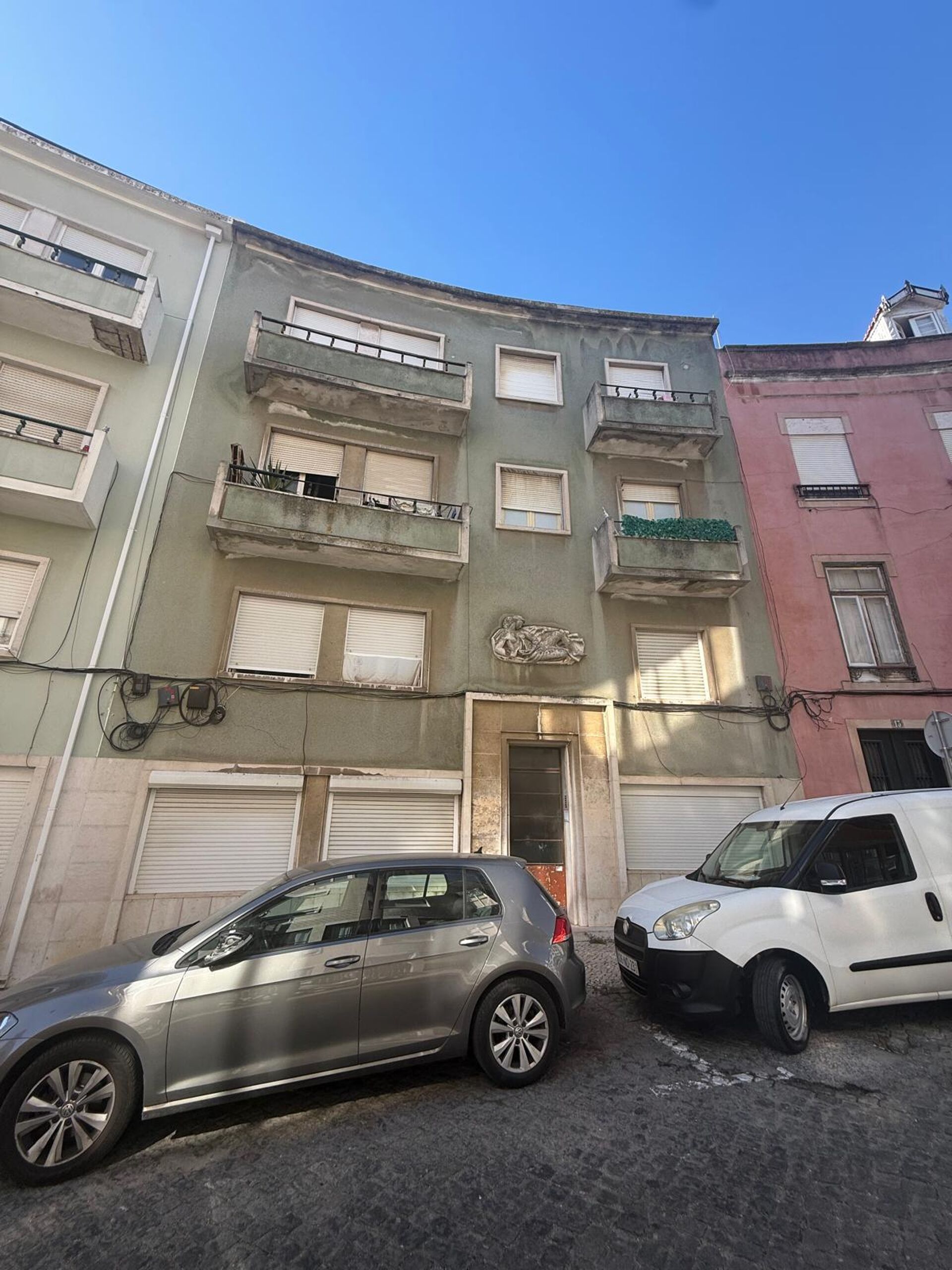 OPORTUNIDADE DE INVESTIMENTO | RUA DO FUNCHAL | LISBOA