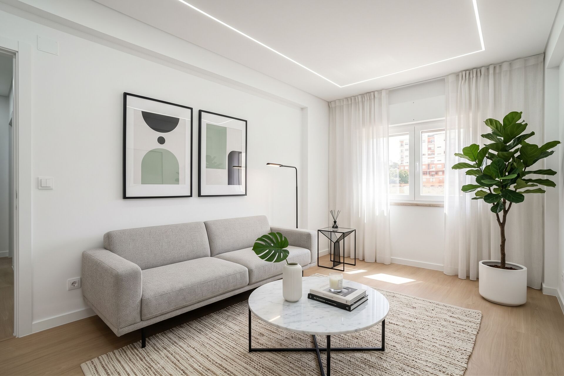 T2 Renovado na Amadora com Excelente Localização 