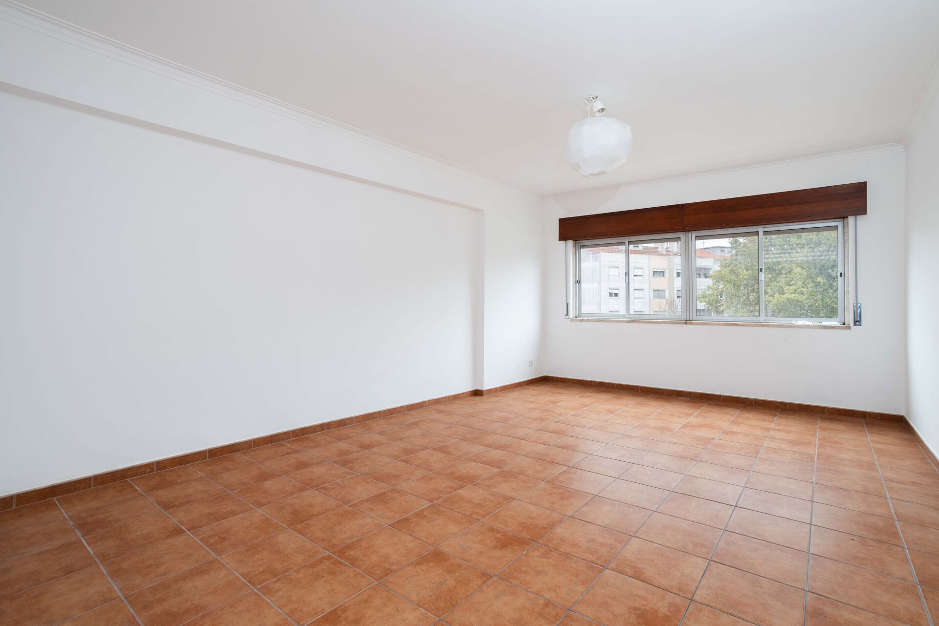 Apartamento T2 em Massama com boas areas
