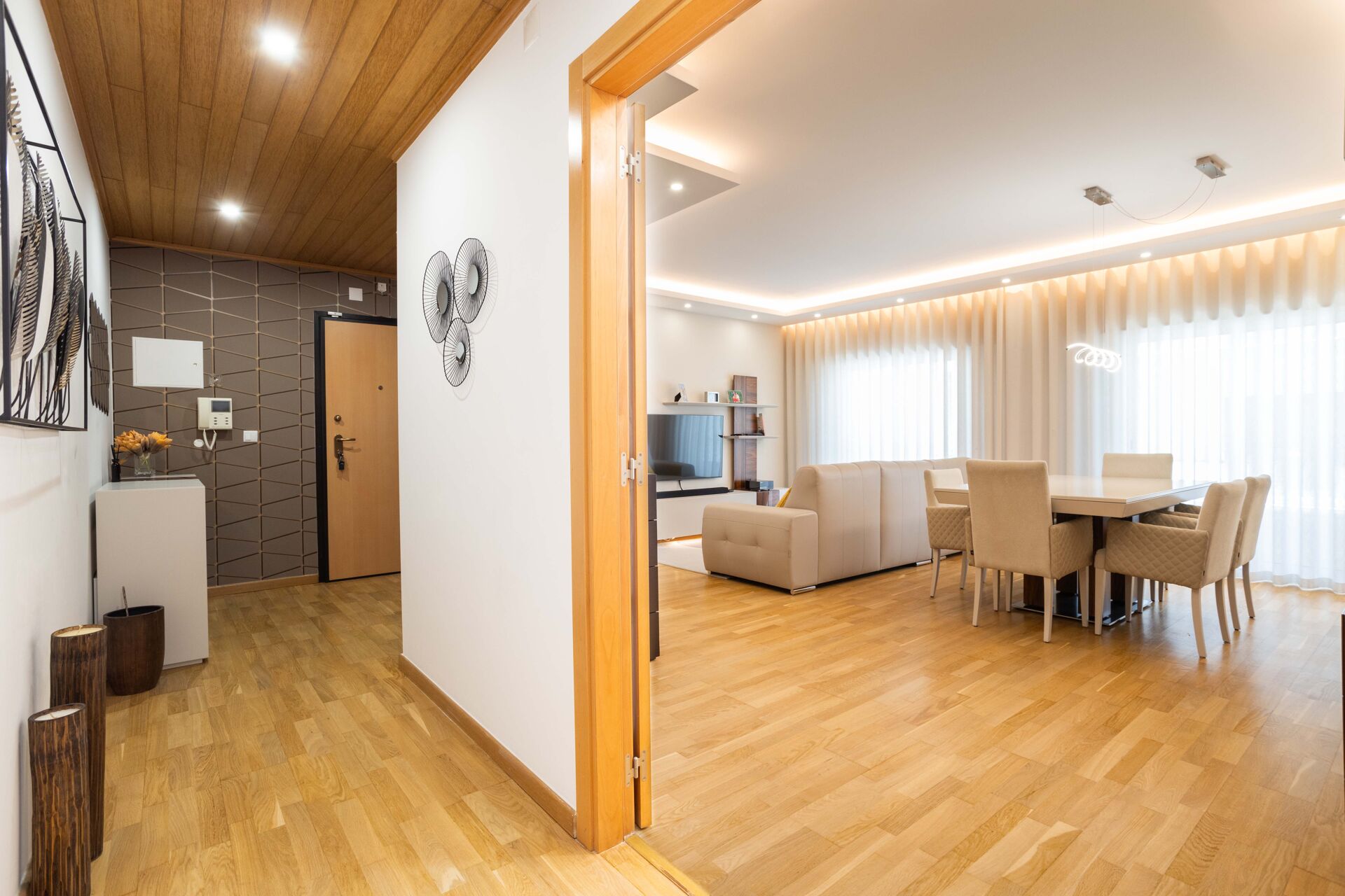 Apartamento Familiar de Sonho com Jardim e Piscina numa Zona Tranquila
