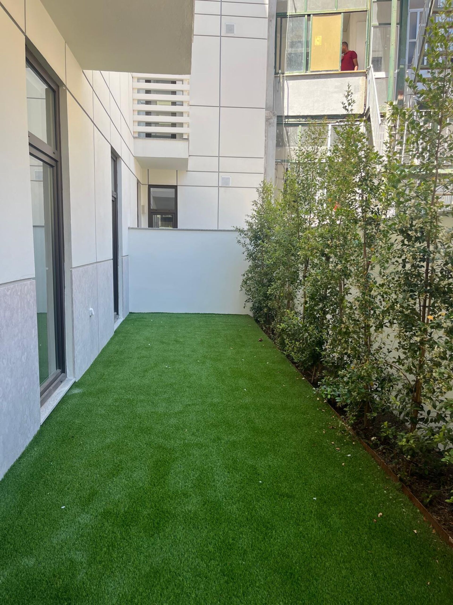 CONSTRUÇÃO NOVA - LUXUOSO APARTAMENTO T2 COM TERRAÇO NO EMPREENDIMENTO ALMIRANTE REIS 