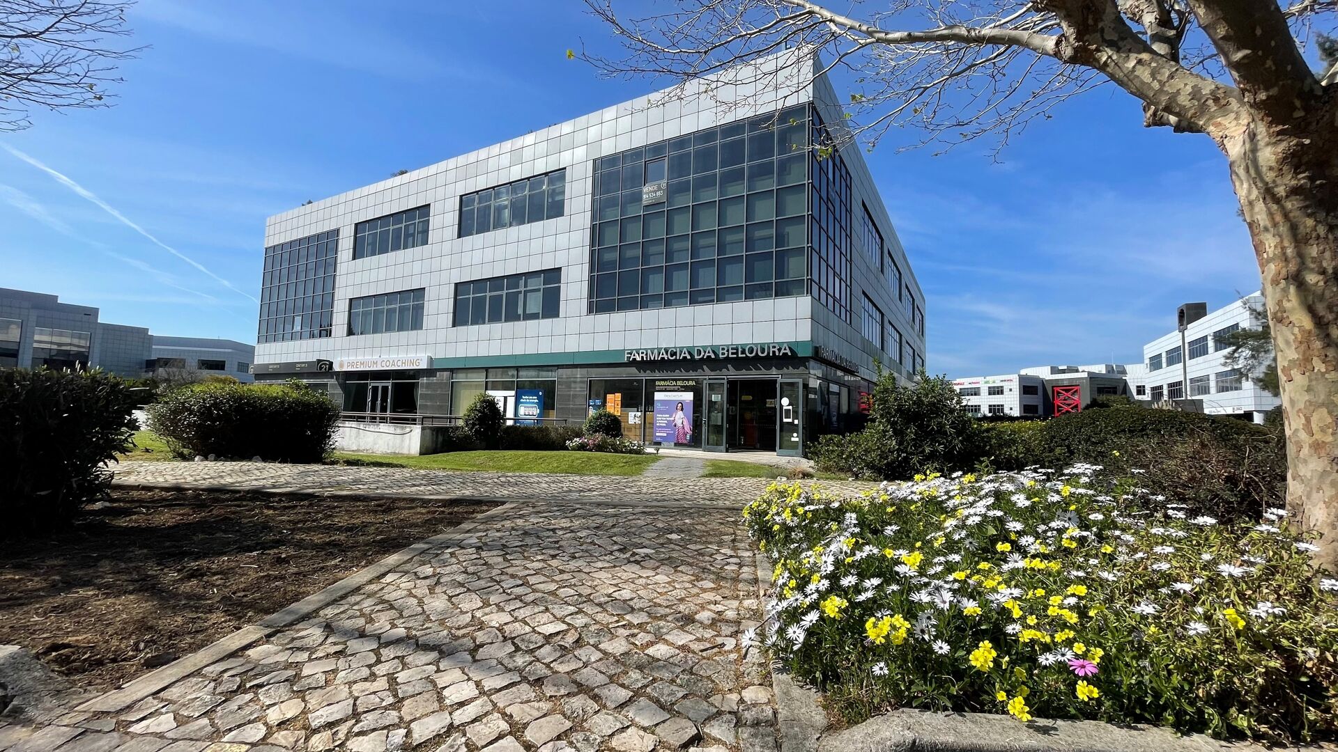 OPORTUNIDADE de INVESTIMENTO - ESCRITÓRIO NA QUINTA DA BELOURA SINTRA