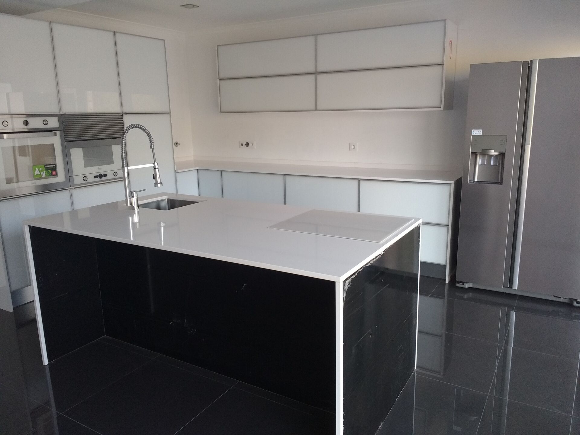  moradia geminada em fase de construção