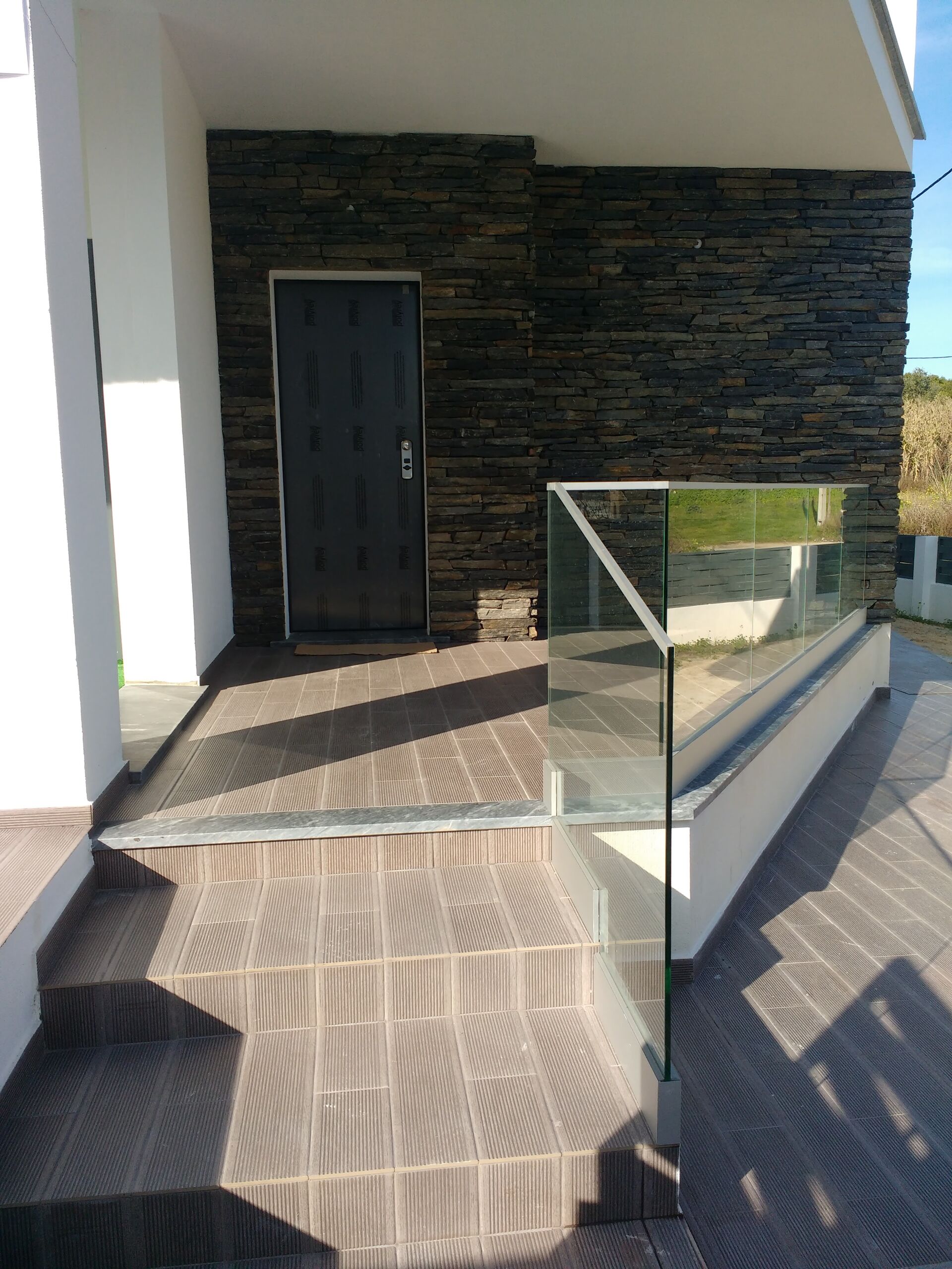 Oportunidade moradia T4,quarto no rés-do-chão